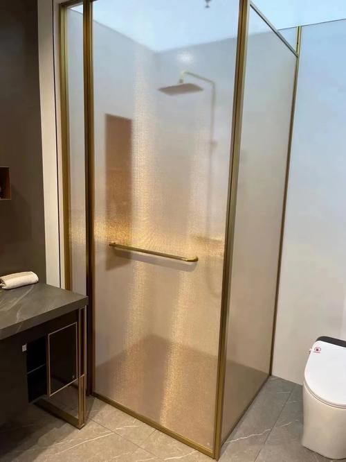 shower door by fabric laminated glass
